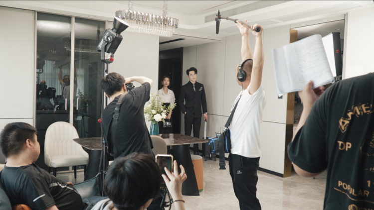 AI与真人短剧各美其美(图1)